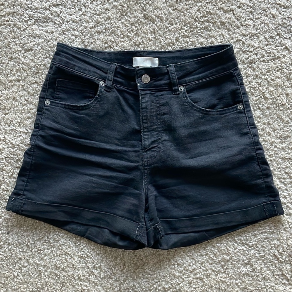 H & M Shorts